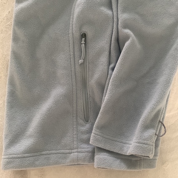 Baby blue Columbia fleece ❄️ - Picture 2 of 4